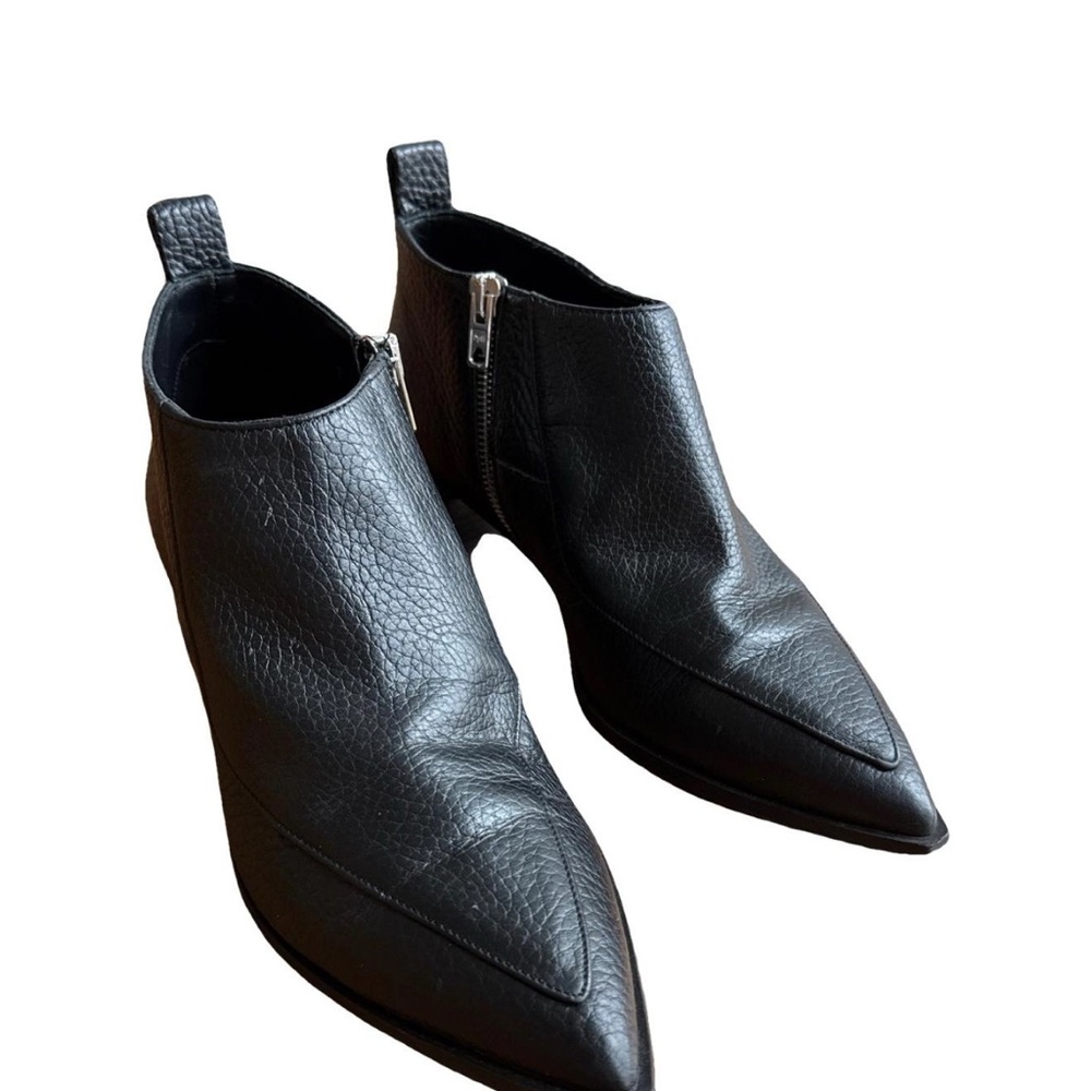 Everlane Black Ankle Boots Sleek Chelsea Style